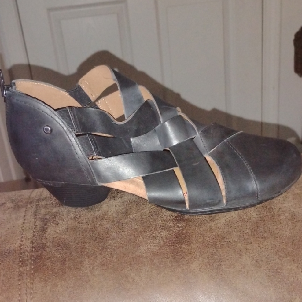 Cobb Hill by New Balance Black Leather Heels